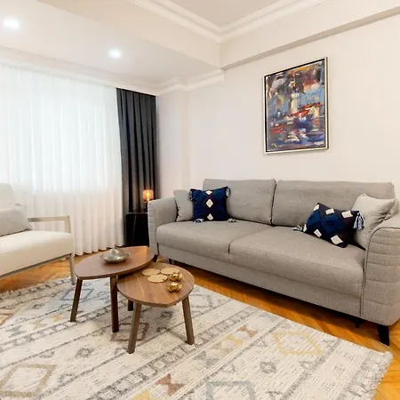 Charming Bagdat Avenue Hideaway, Near Marina Апартаменты *