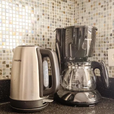 Charming Bagdat Avenue Hideaway, Near Marina * Istambul