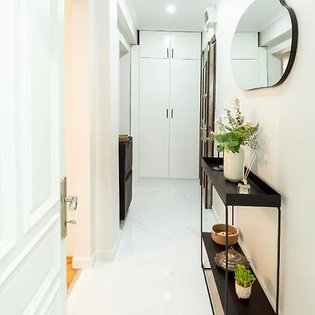 Charming Bagdat Avenue Hideaway, Near Marina اسطنبول