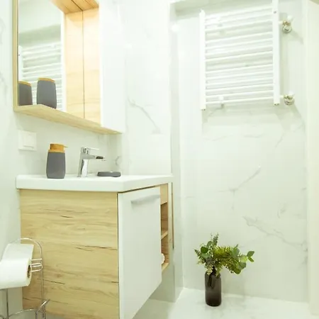 Apartment Charming Bagdat Avenue Hideaway, Near Marina *