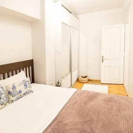Charming Bagdat Avenue Hideaway, Near Marina Istanbul