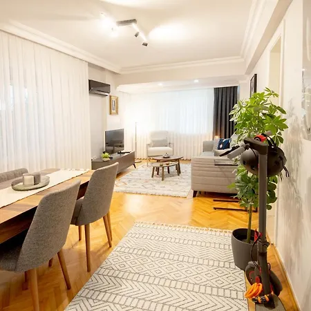 Charming Bagdat Avenue Hideaway, Near Marina اسطنبول