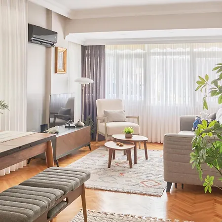 Bagdat Avenue Apartment, Near Kalamis Marina *