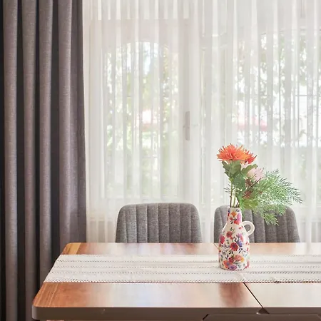 Charming Bagdat Avenue Hideaway, Near Marina