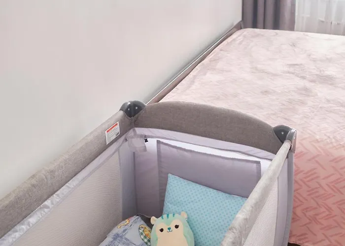 Charming Bagdat Avenue Hideaway, Near Marina