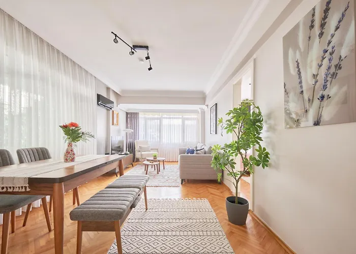 شقة Charming Bagdat Avenue Hideaway, Near Marina *